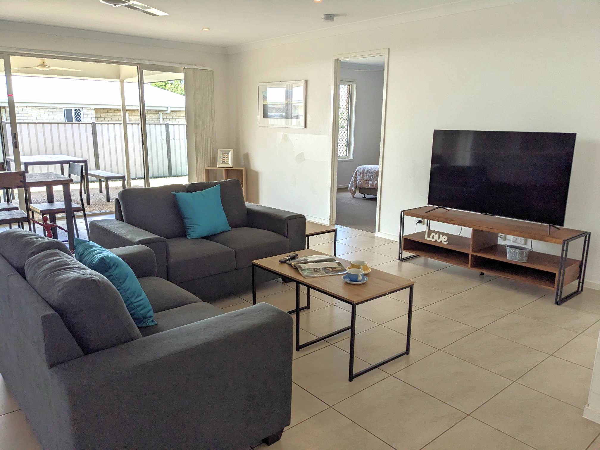 Spacious SIL Home in Gracemere Lounge