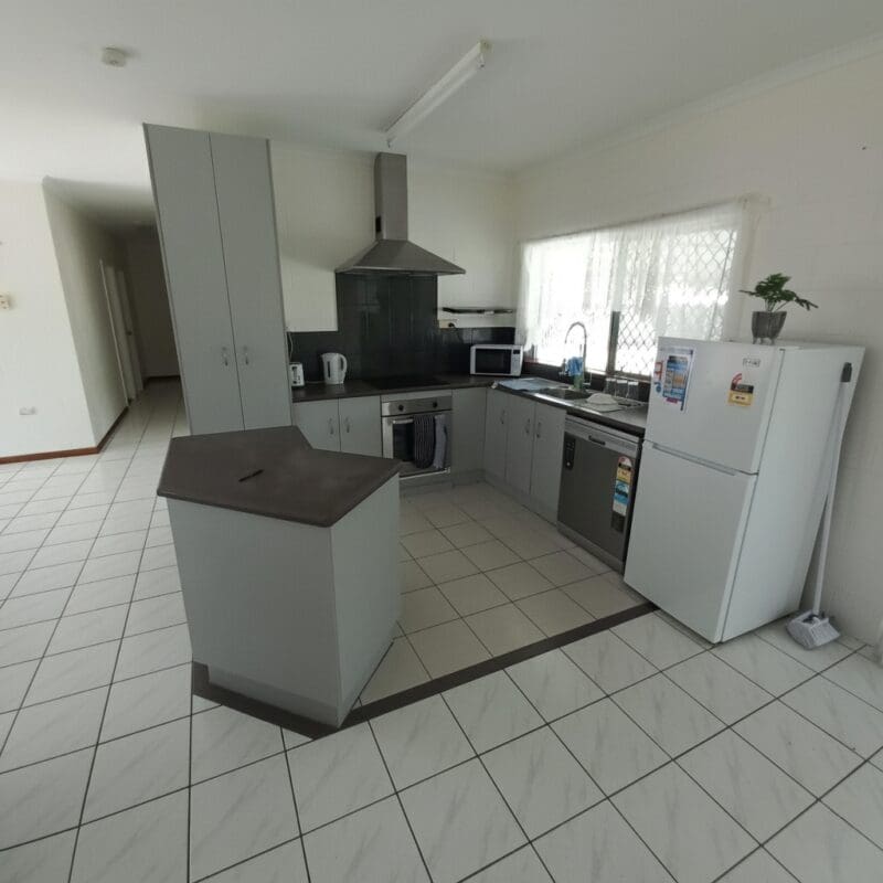 Specious and airy SIL home south of Cairns